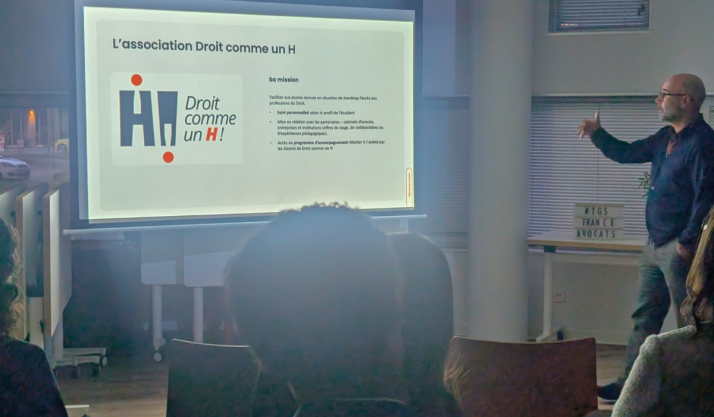 Présentation association Droit comme un H aux étudiants