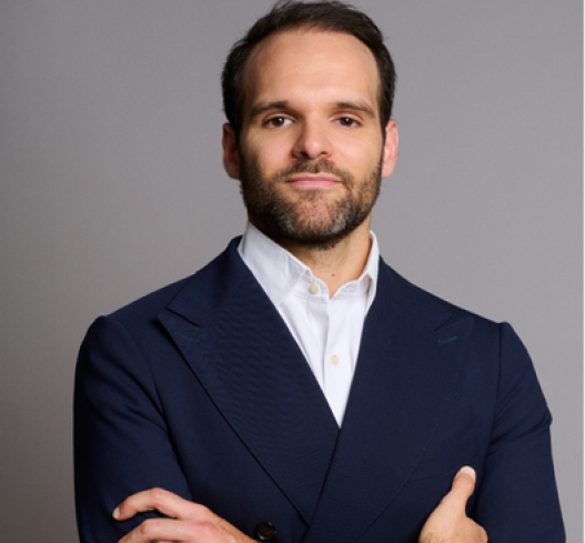 Benoit Guillot - avocat en droit fiscal Benoit Guillot est avocat en droit fiscal au sein du département de fiscalité internationale du cabinet TGS France Avocats Pari